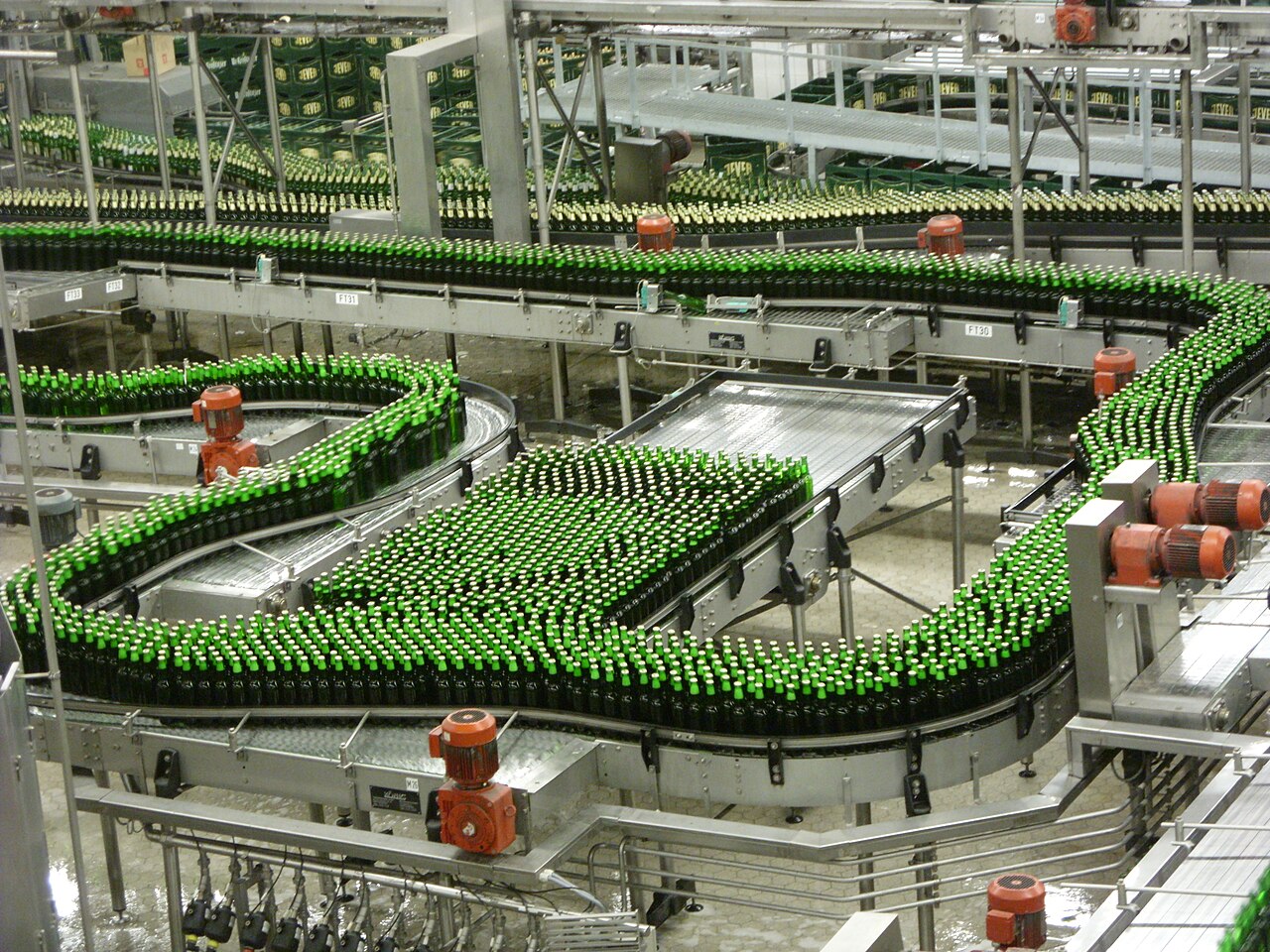 What Is a Liquid Filling Machine? Types, Principles & Selection